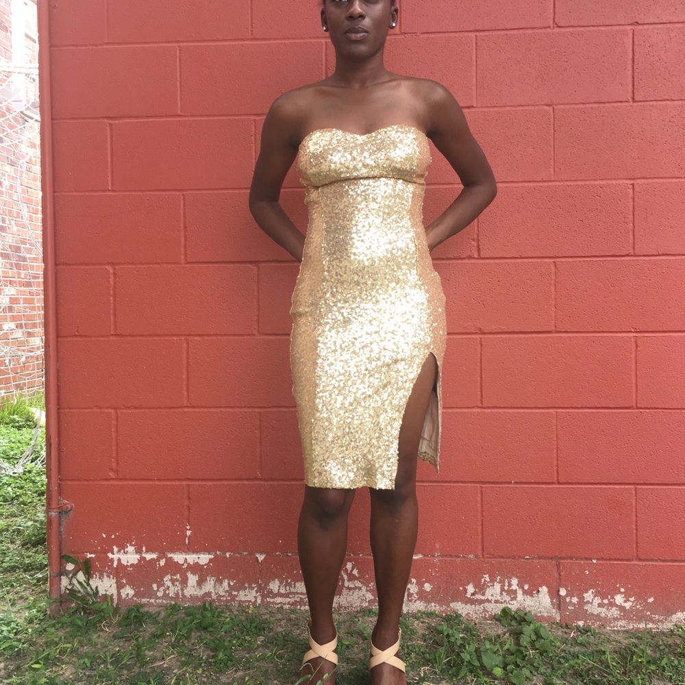Gold sequins strapless dress